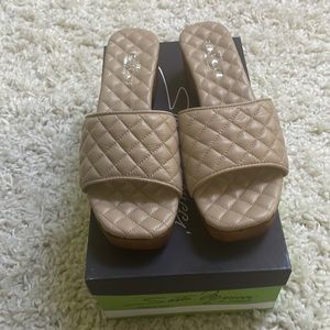 Sesto Meucci Beige Quilted Leather Slides 7 M NIB